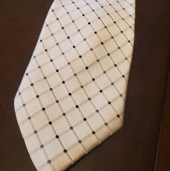 Geoffrey Beene 100% Silk Tie - Picture 3 of 6